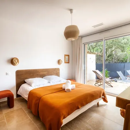 Casa de Férias Maison Jeannot - Climatisee Avec Piscine Vers-Pont-du-Gard